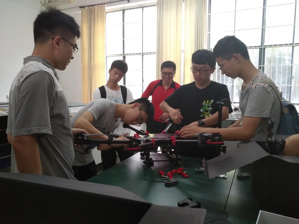 无人机安装与操作培训